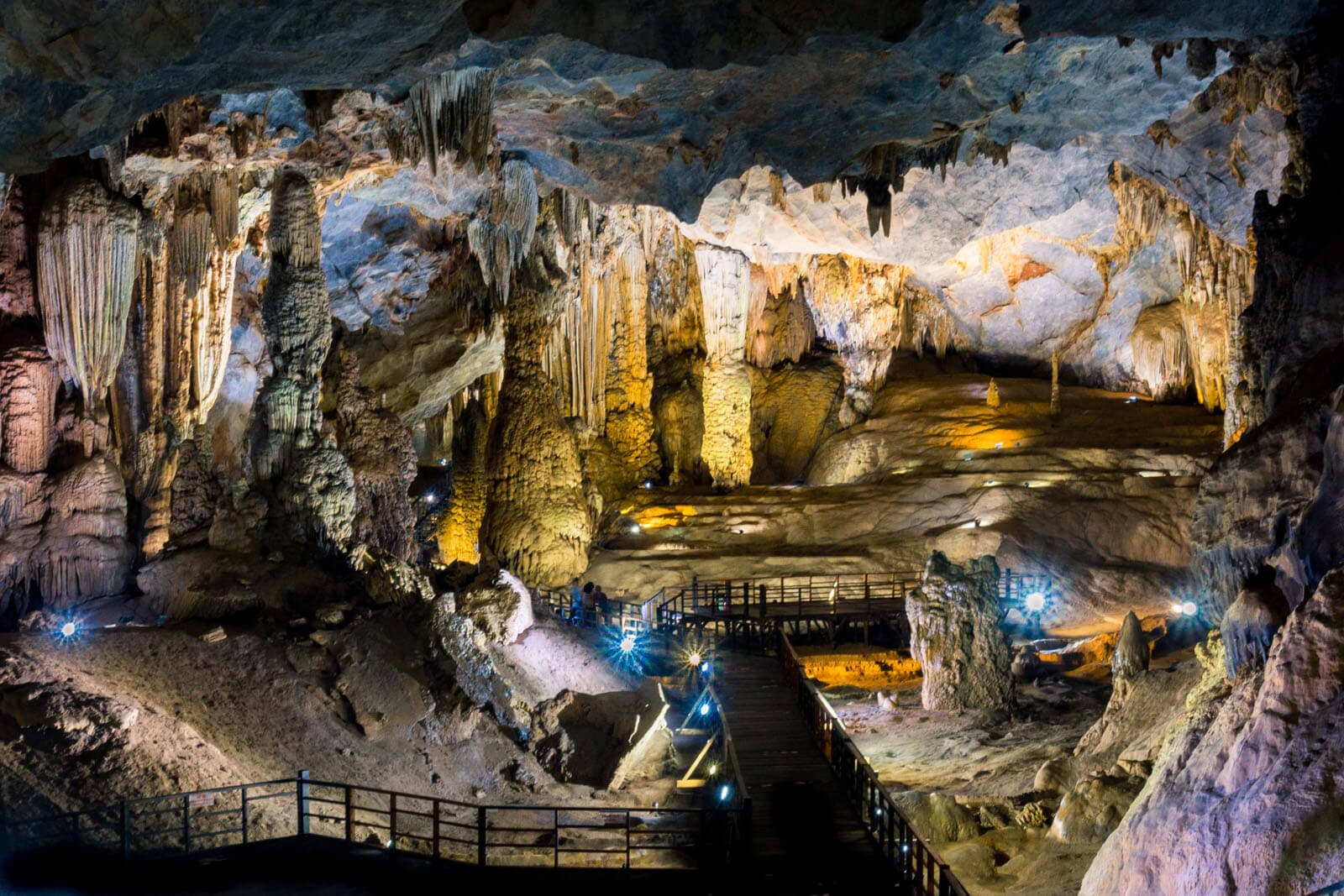 Paradise Cave - Viet Nam